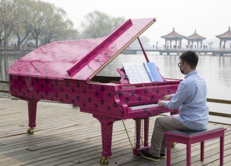 网红钢琴,网红钢琴演绎音乐魅力